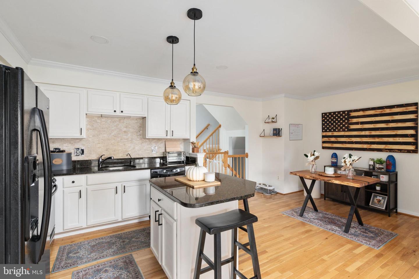267 SHIRLEY SQUARE SE