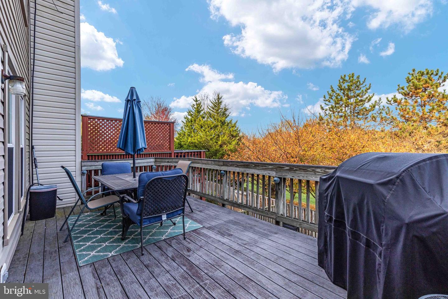 267 SHIRLEY SQUARE SE