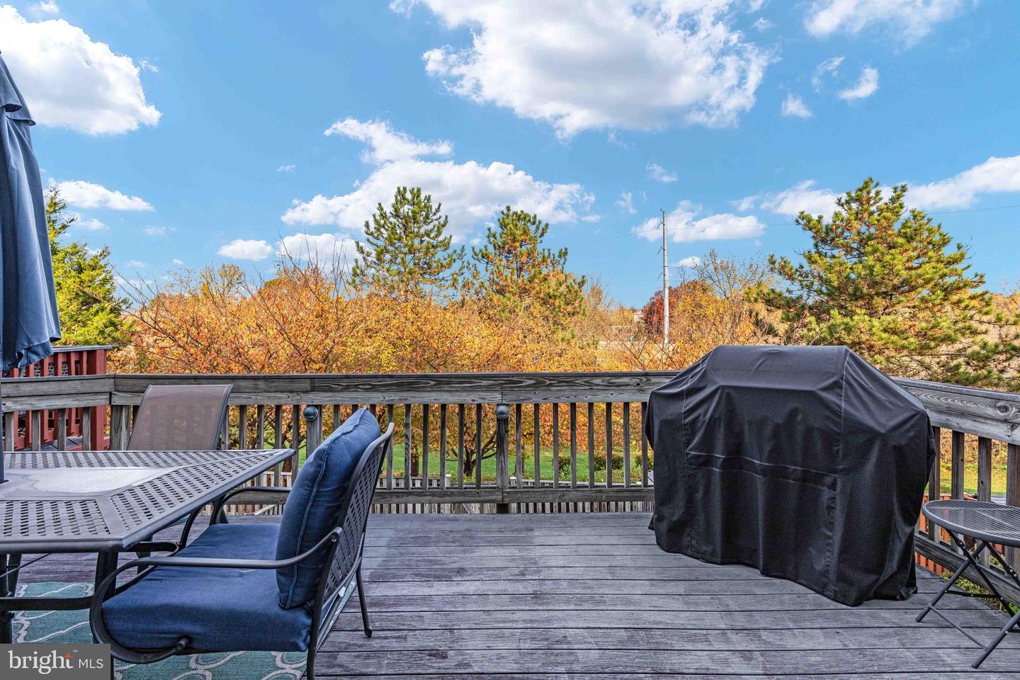 267 SHIRLEY SQUARE SE