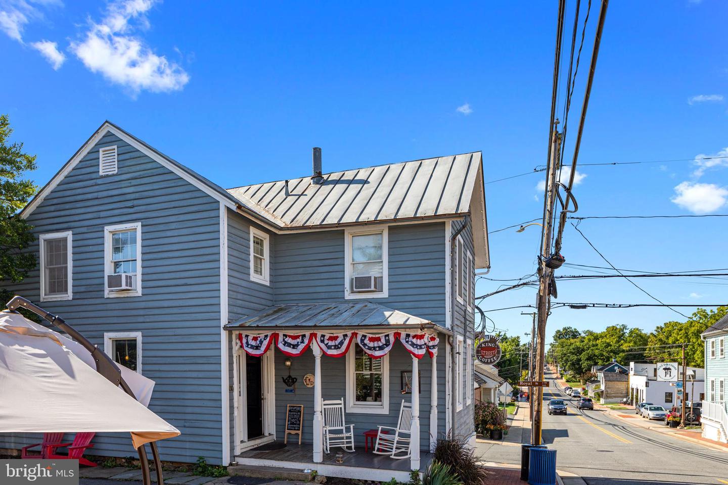 267 SHIRLEY SQUARE SE