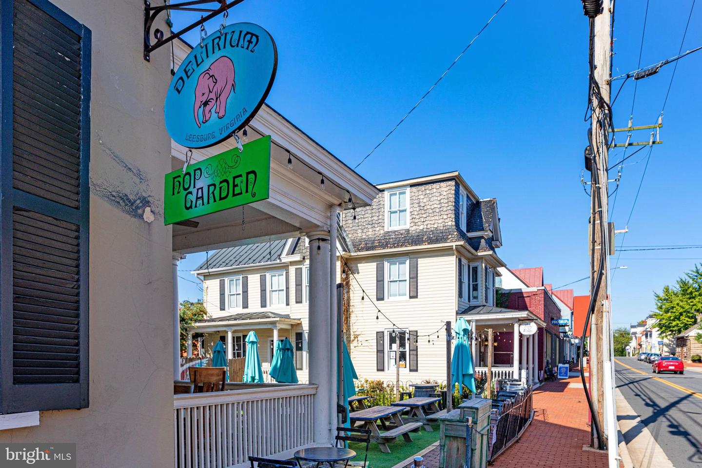 267 SHIRLEY SQUARE SE