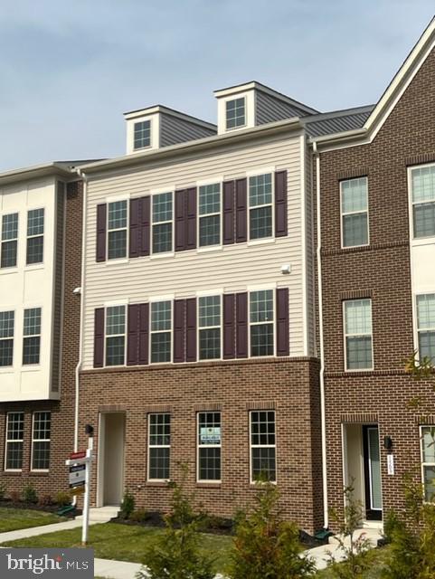 1616 FIELD SPARROW TERRACE NE