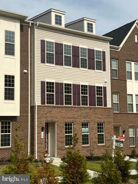 1616 FIELD SPARROW TERRACE NE