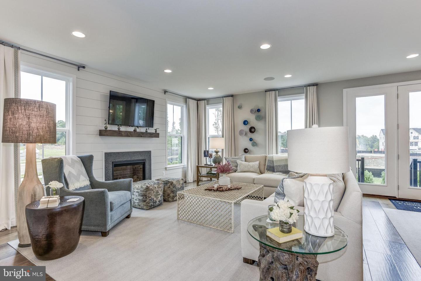 24025 LITTLELEAF COURT
