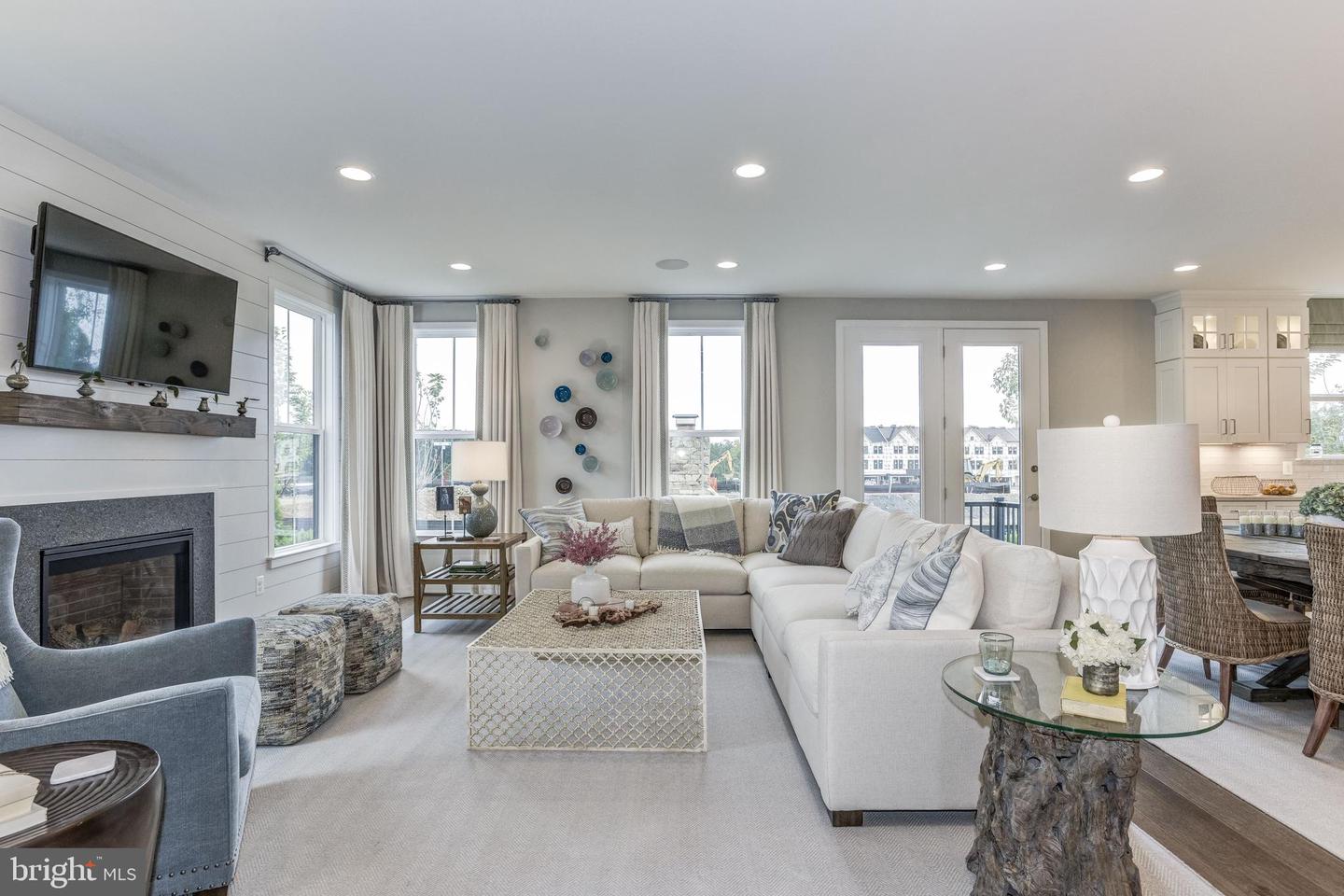 24025 LITTLELEAF COURT