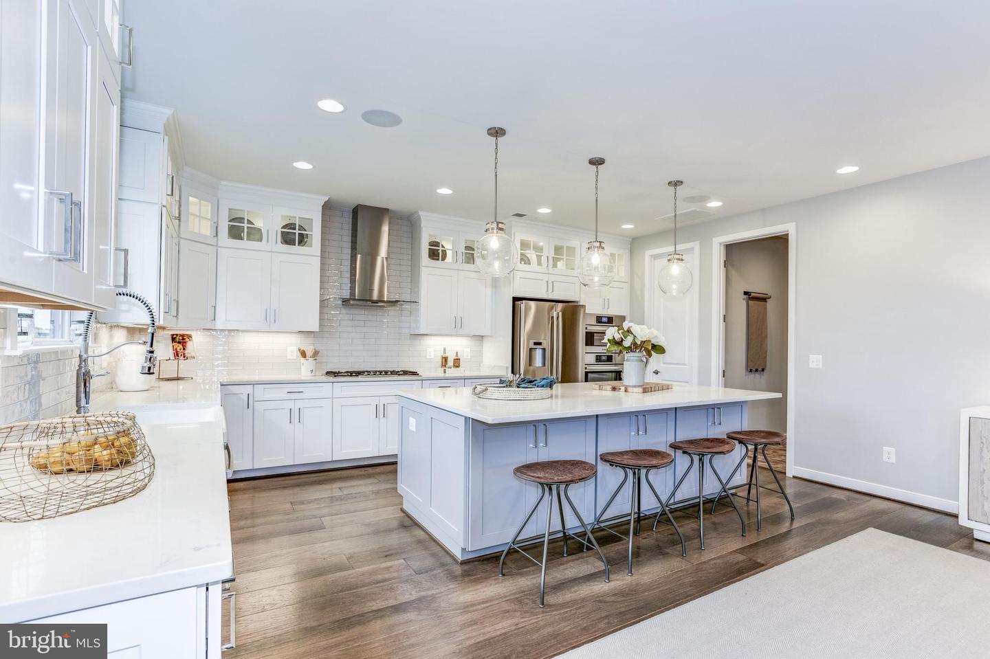 24025 LITTLELEAF COURT