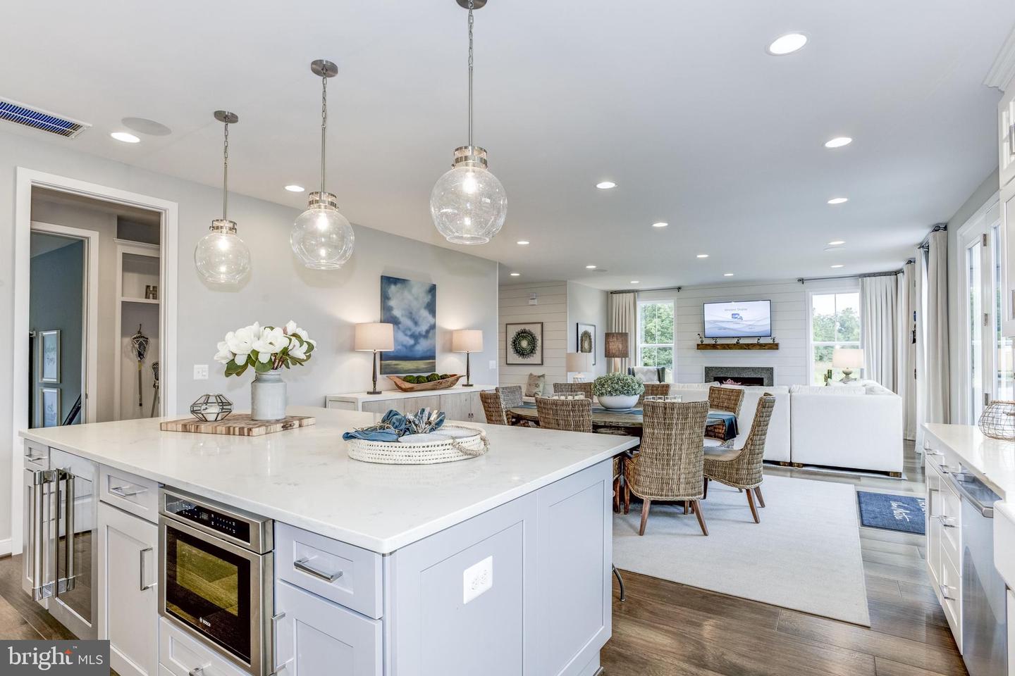 24025 LITTLELEAF COURT