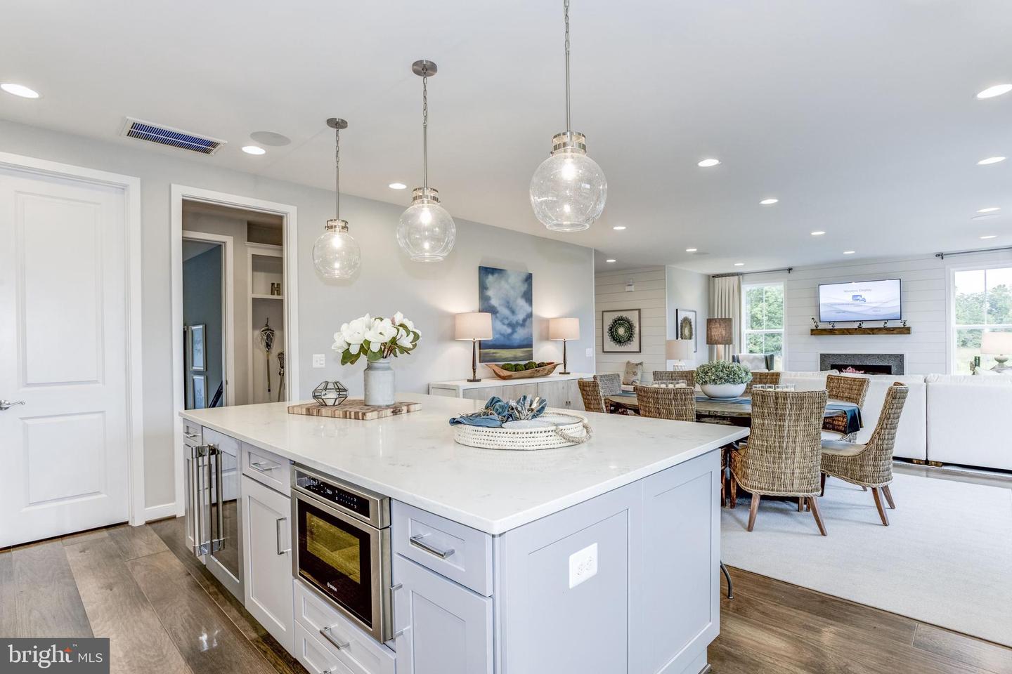 24025 LITTLELEAF COURT