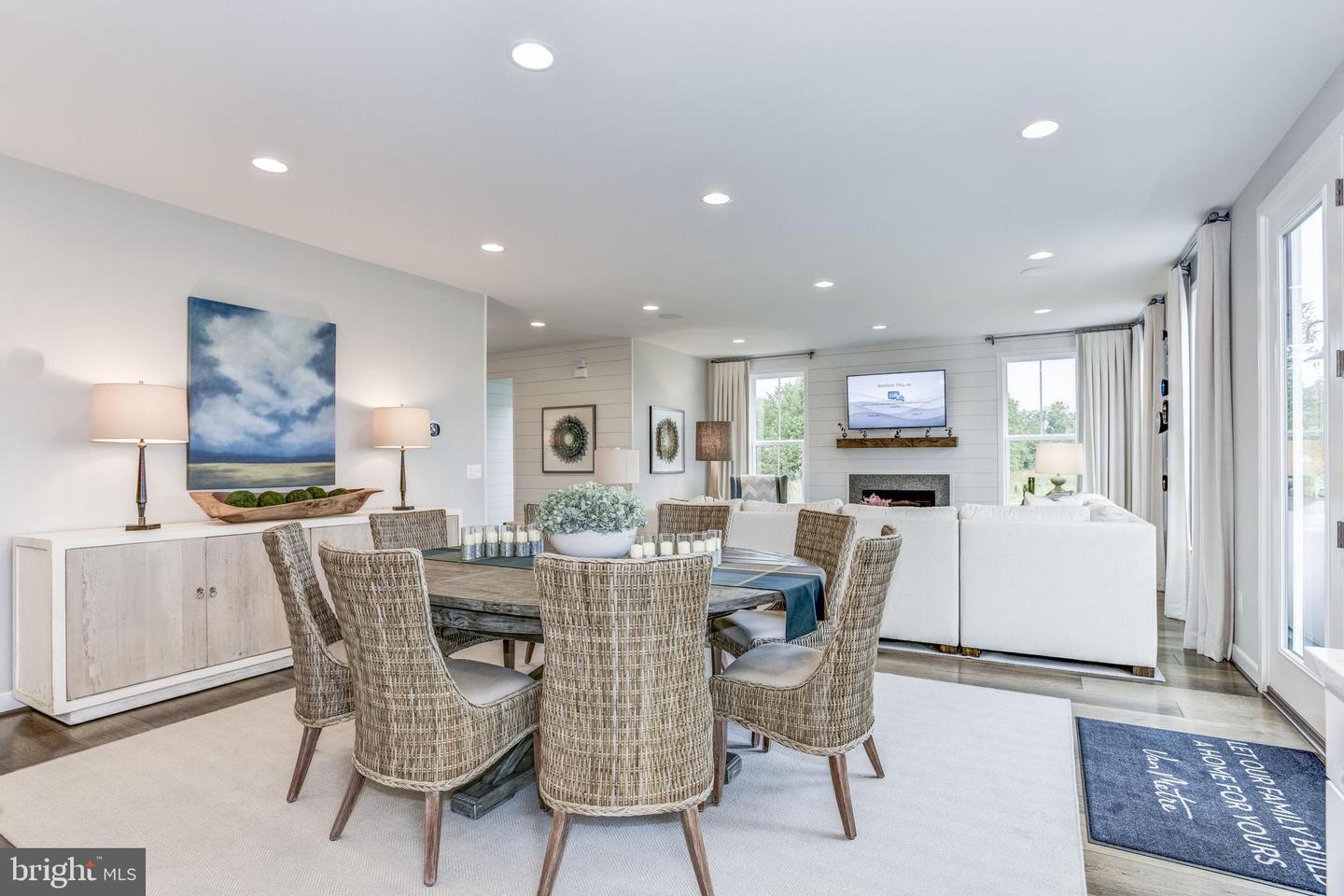 24025 LITTLELEAF COURT