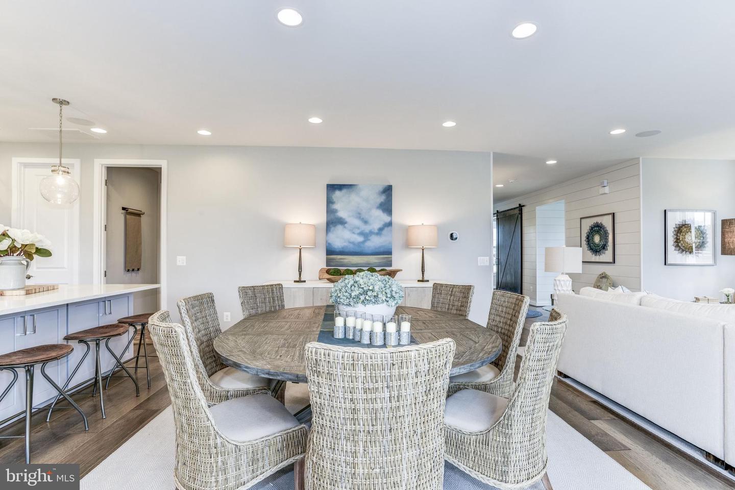 24025 LITTLELEAF COURT