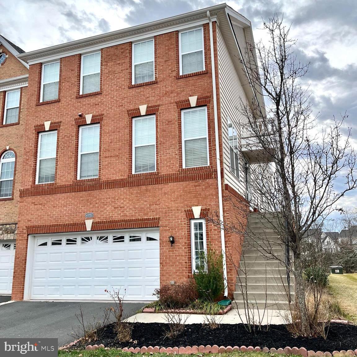 43223 MITCHAM SQUARE