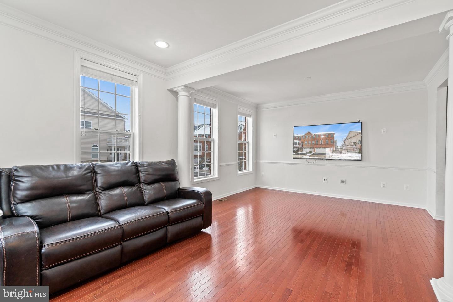 43223 MITCHAM SQUARE