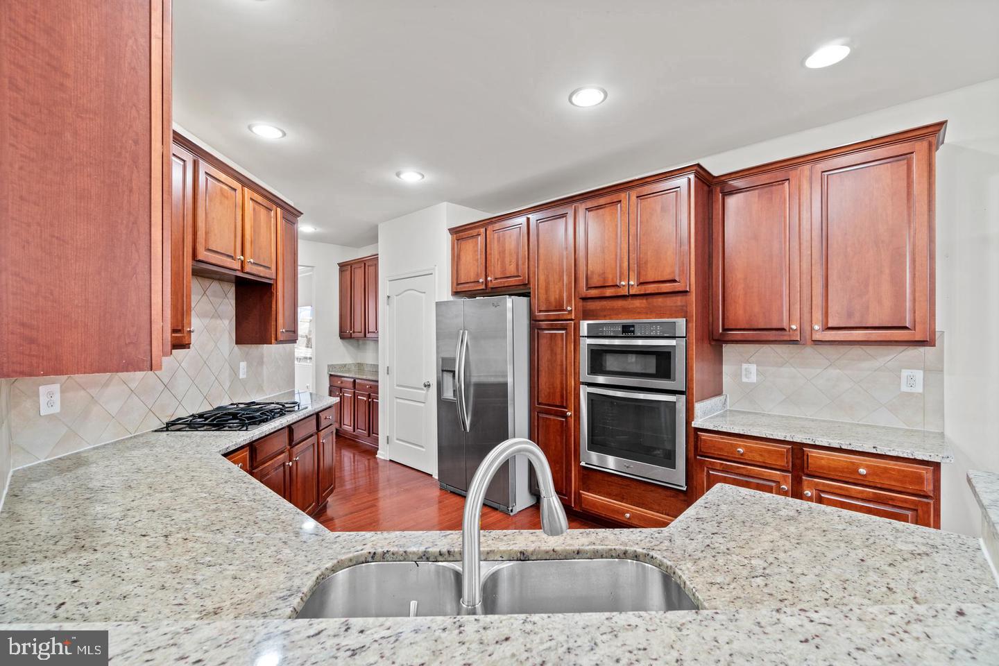 43223 MITCHAM SQUARE