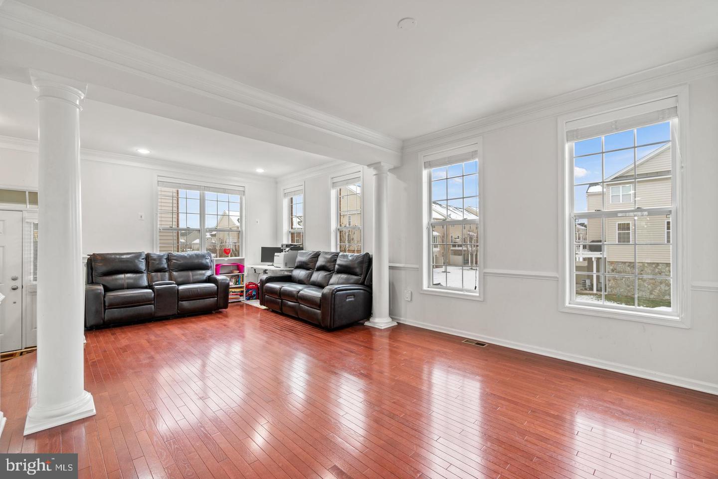 43223 MITCHAM SQUARE
