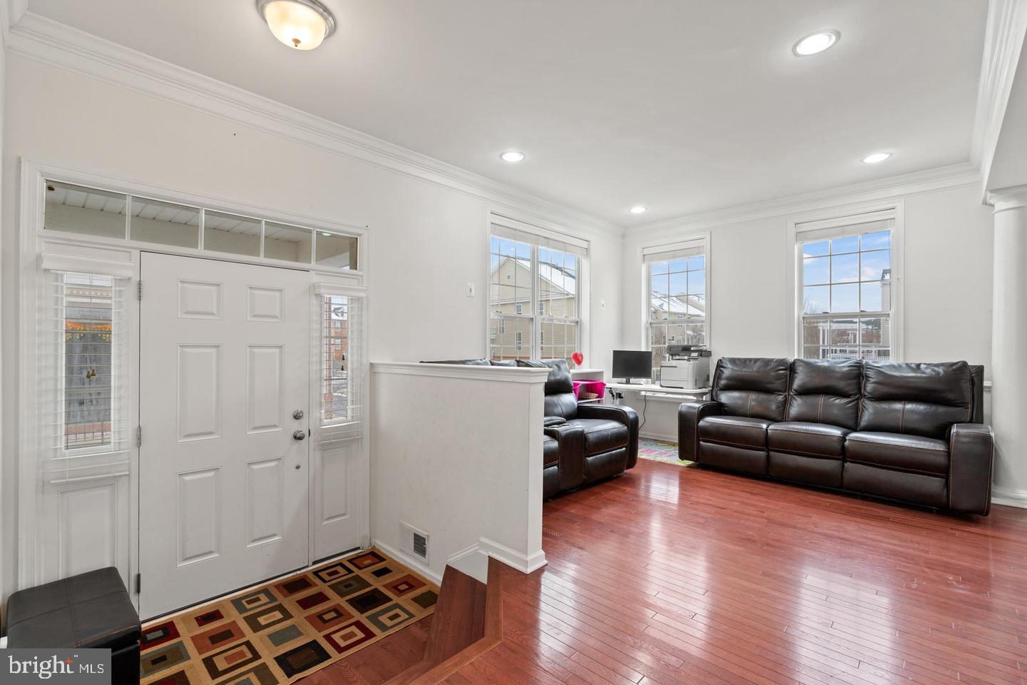 43223 MITCHAM SQUARE