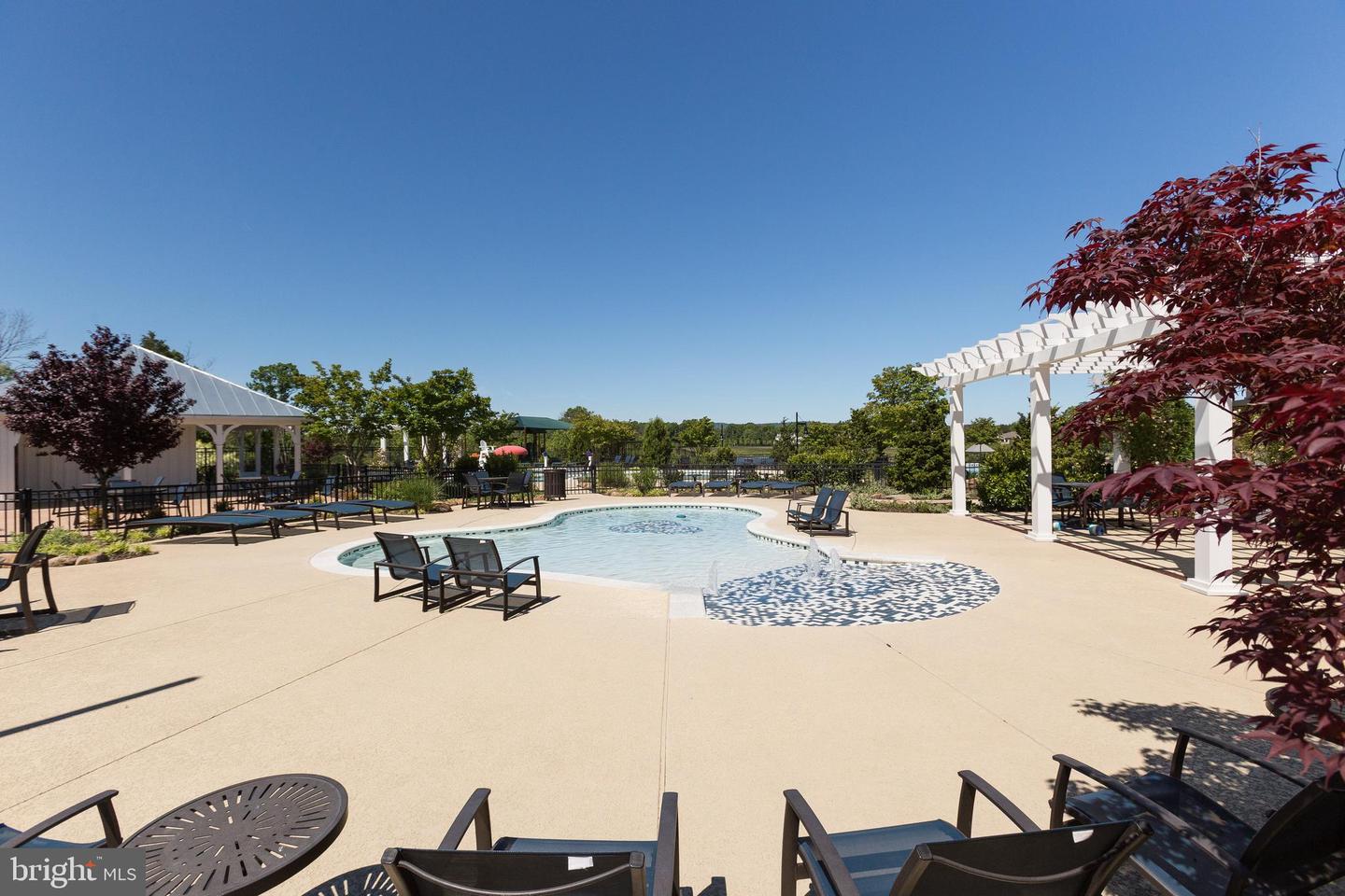 24274 SHINYLEAF COURT