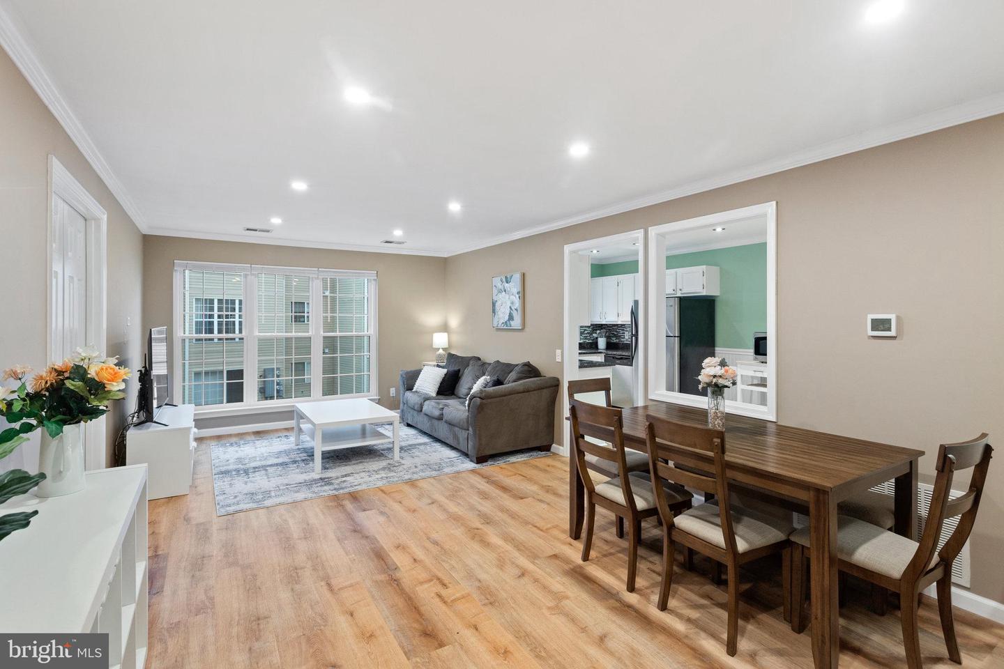 1130 HUNTMASTER TERRACE NE Unit: 202