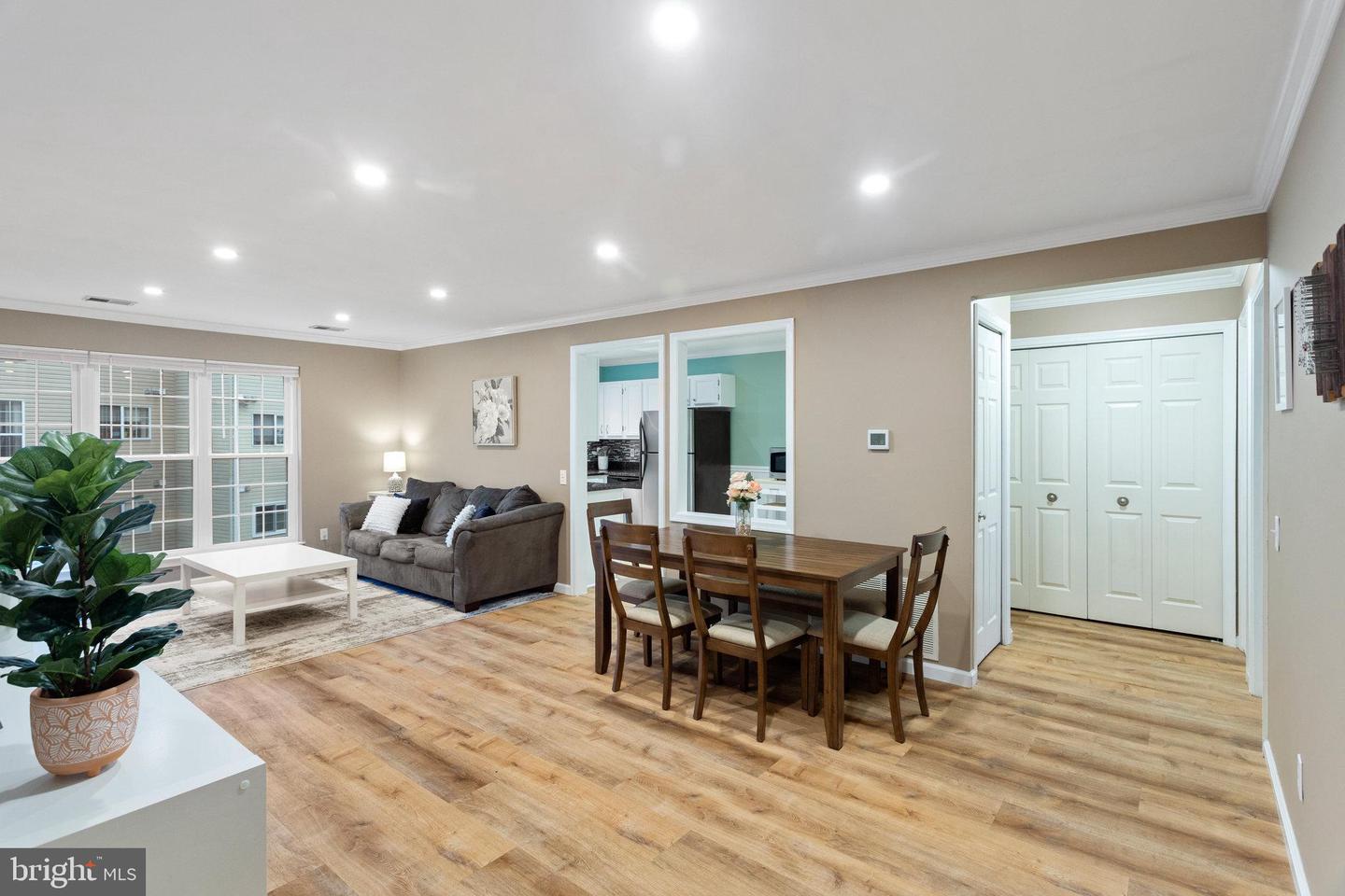 1130 HUNTMASTER TERRACE NE Unit: 202