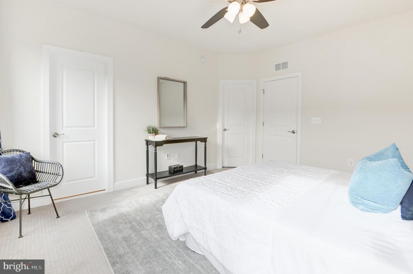 45332 DAVENO SQUARE