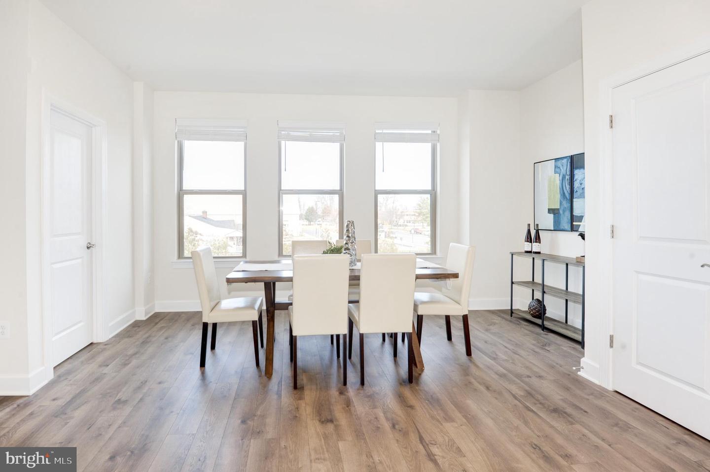 45332 DAVENO SQUARE