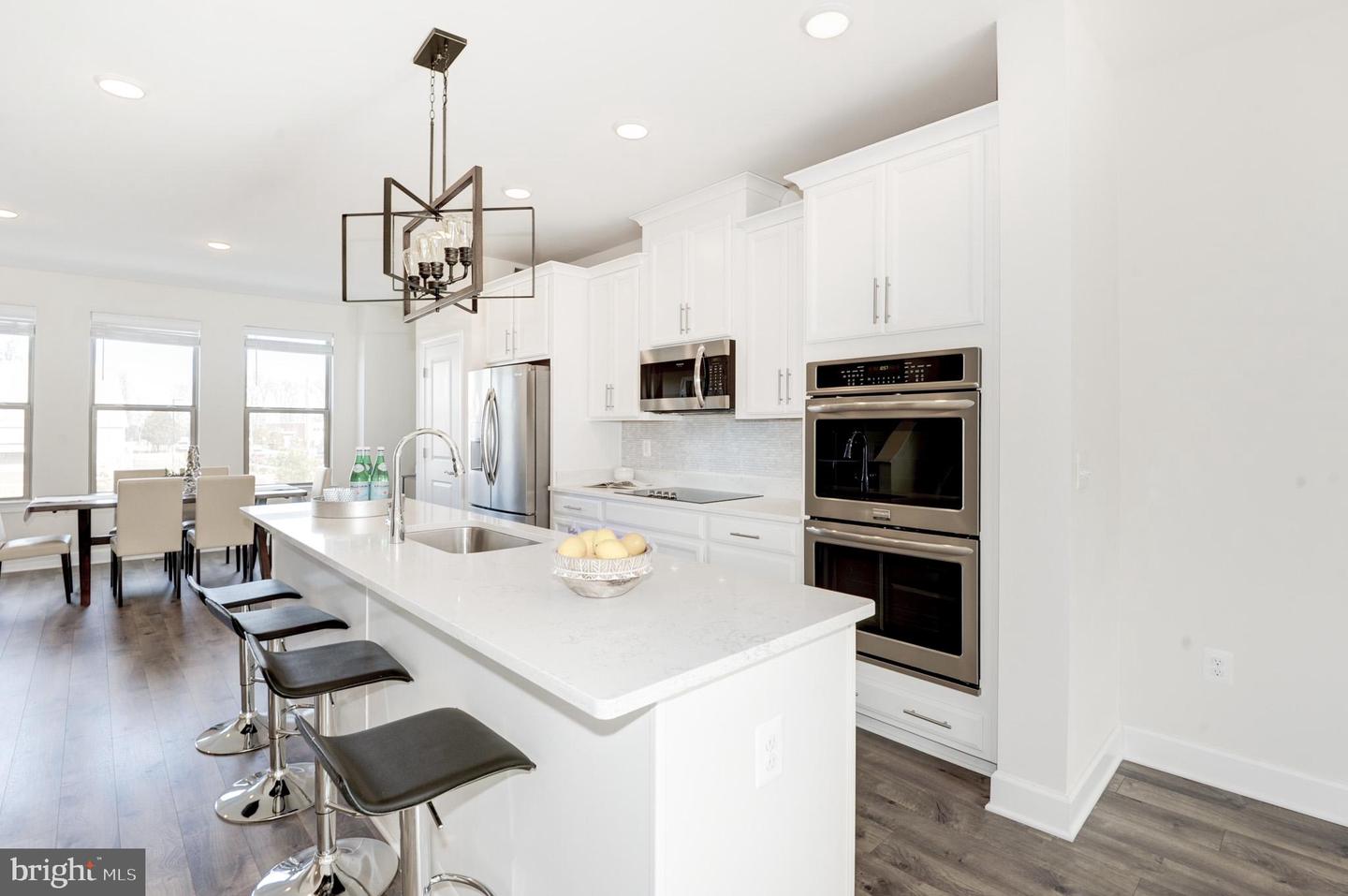 45332 DAVENO SQUARE