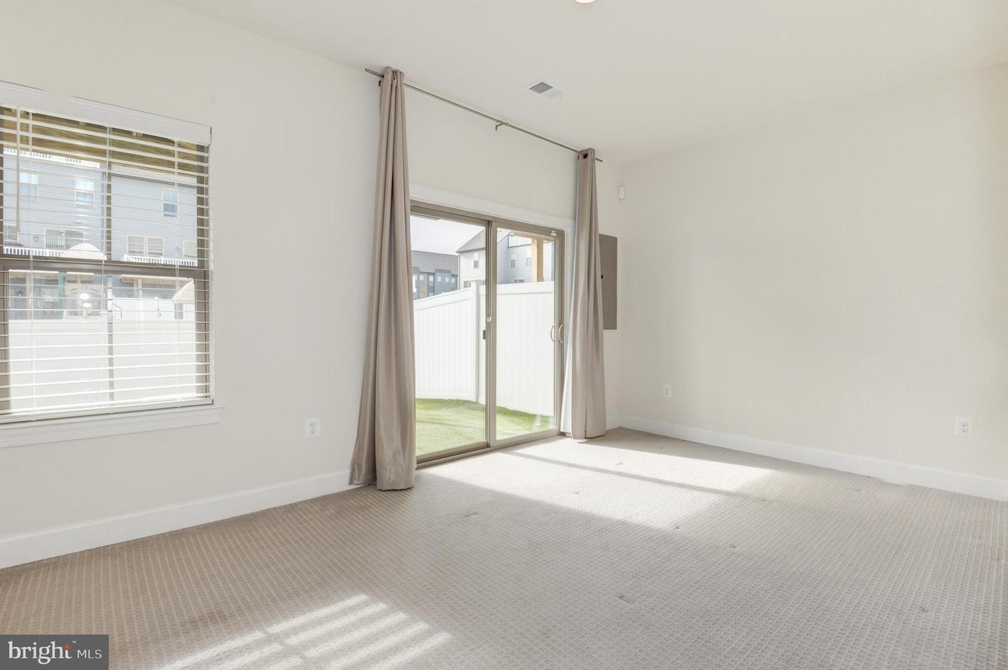 45332 DAVENO SQUARE