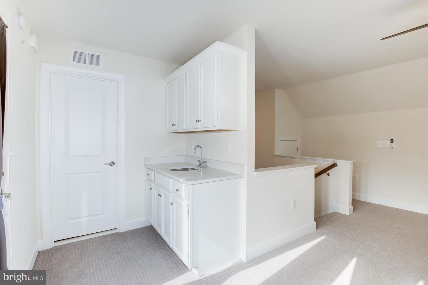 45332 DAVENO SQUARE