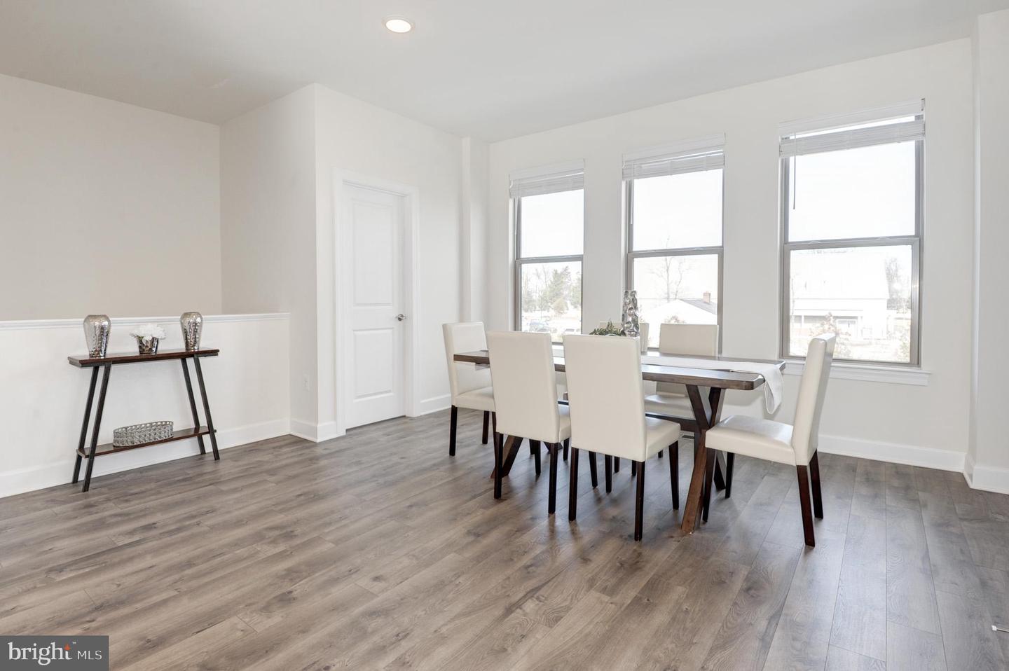 45332 DAVENO SQUARE