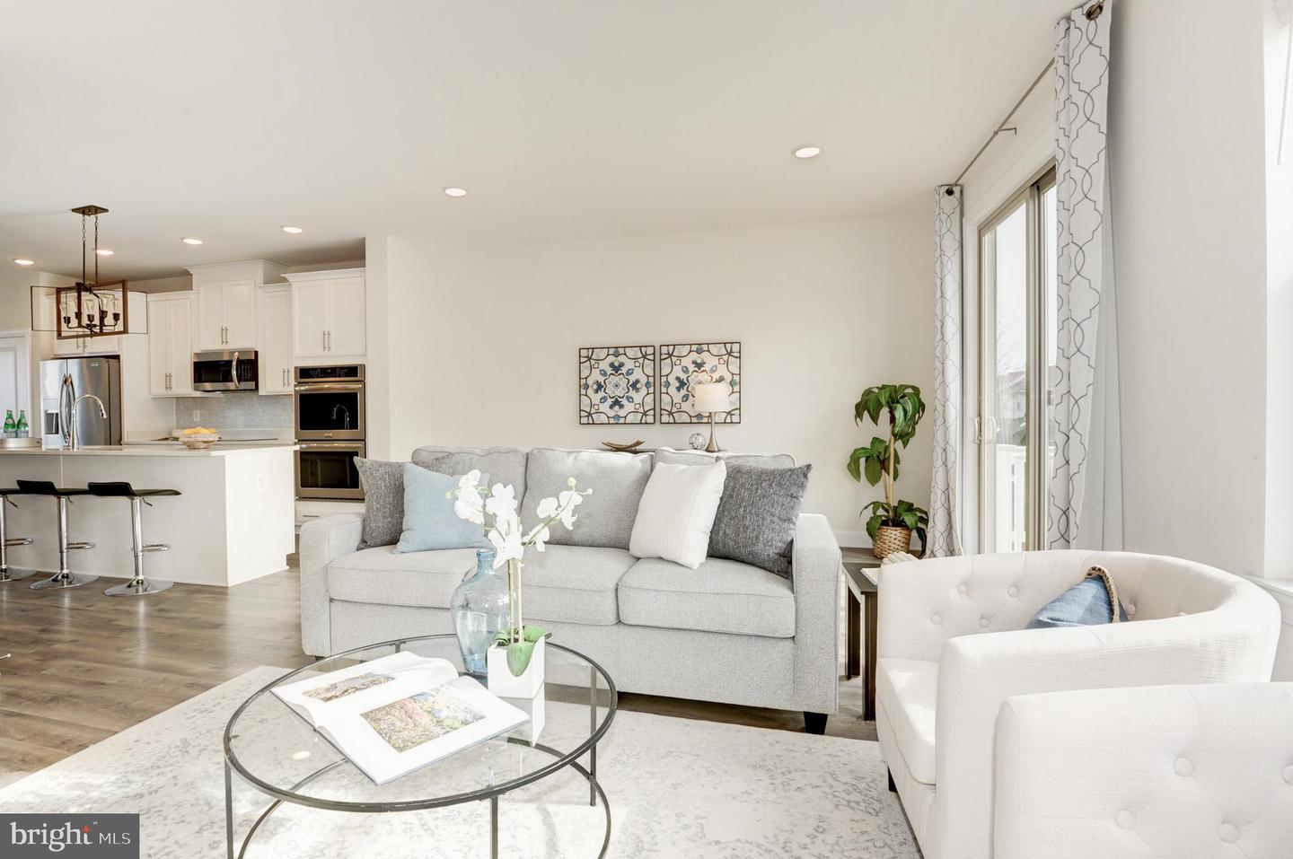 45332 DAVENO SQUARE