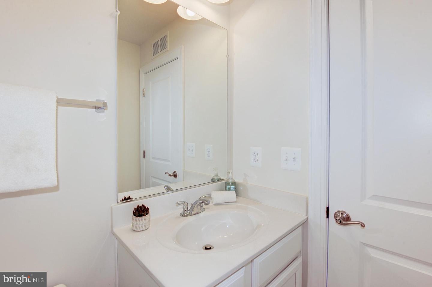 45332 DAVENO SQUARE