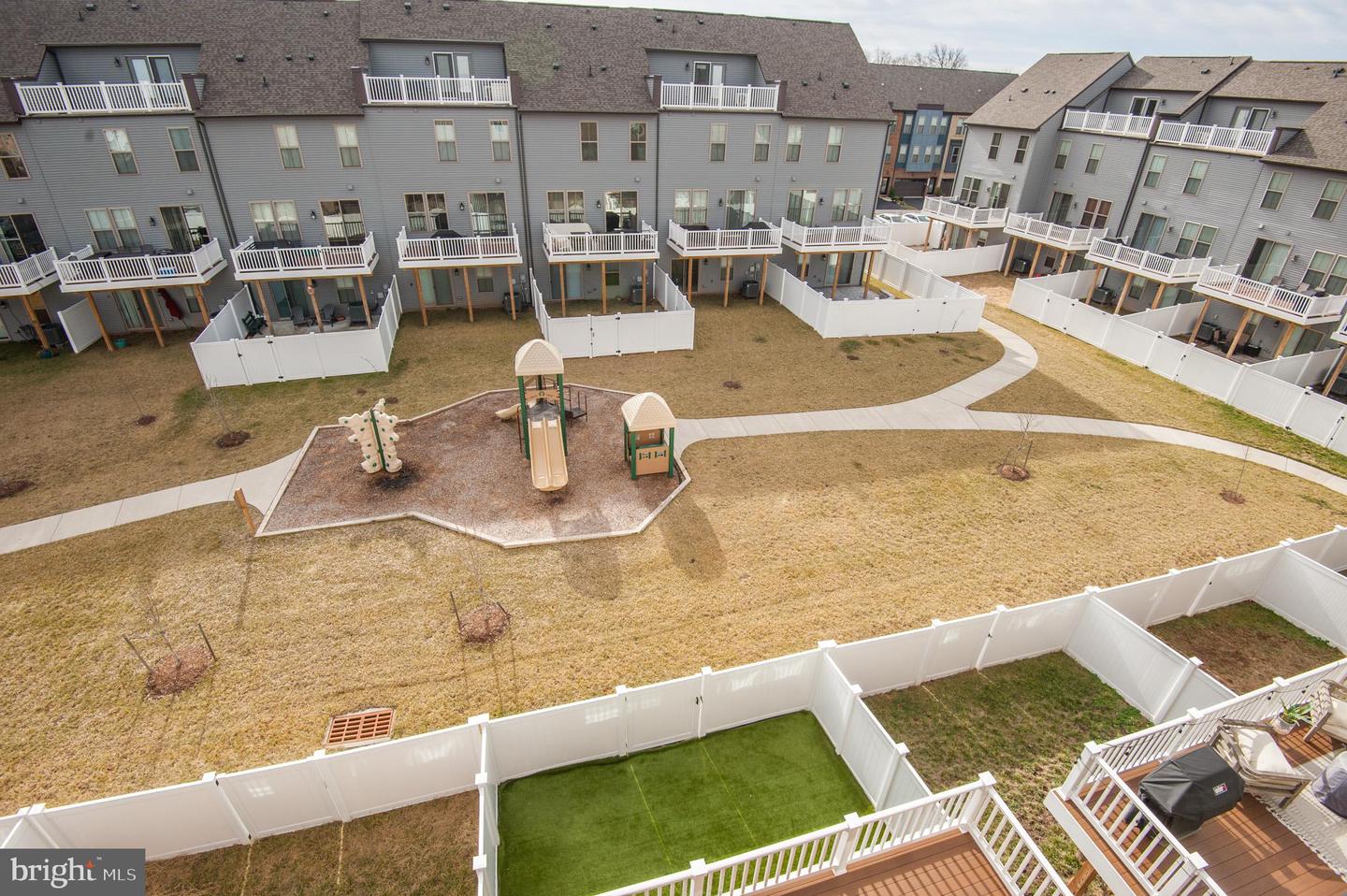 45332 DAVENO SQUARE