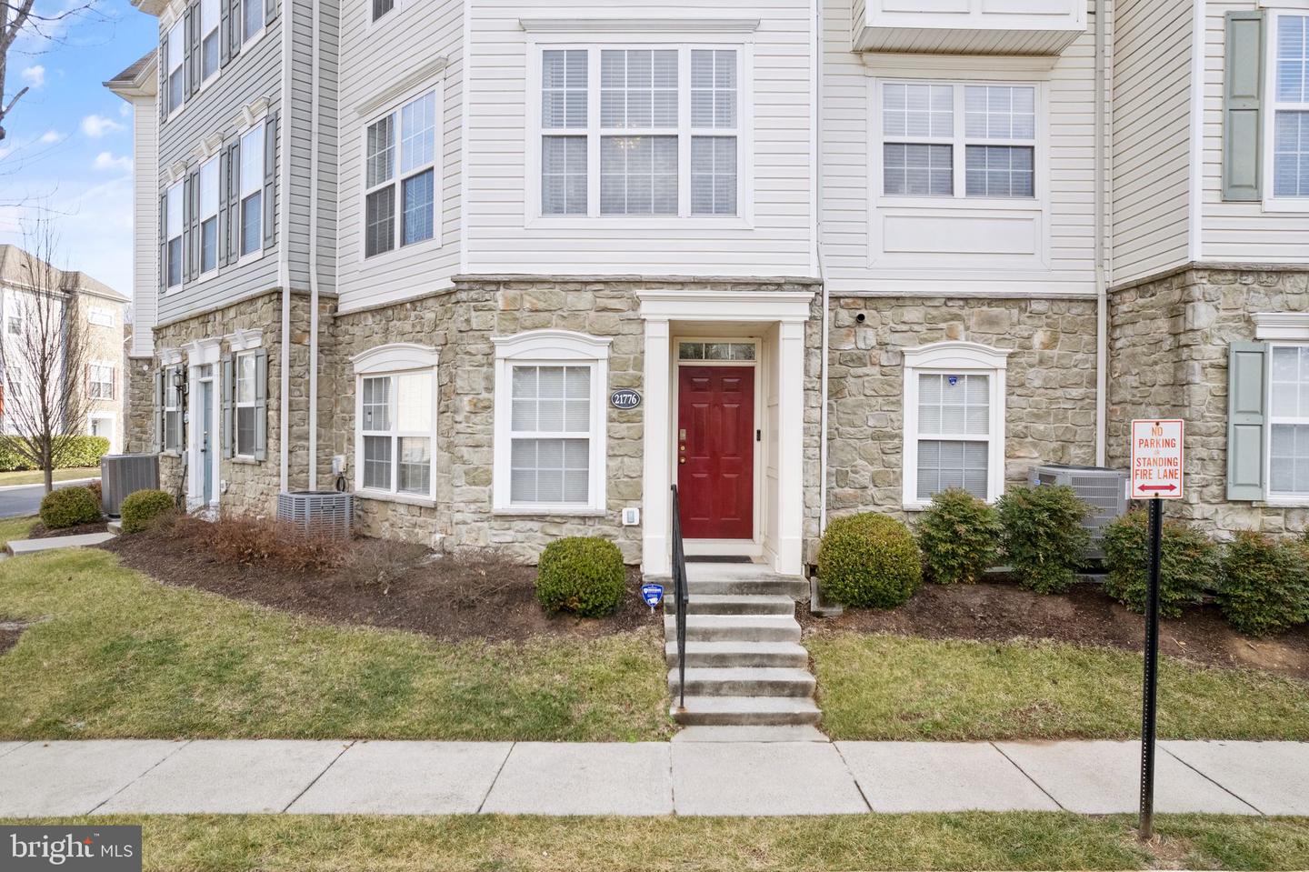 21776 DRAGONS GREEN SQUARE