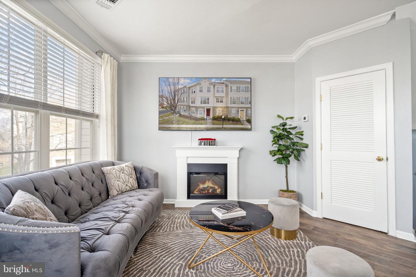 21776 DRAGONS GREEN SQUARE