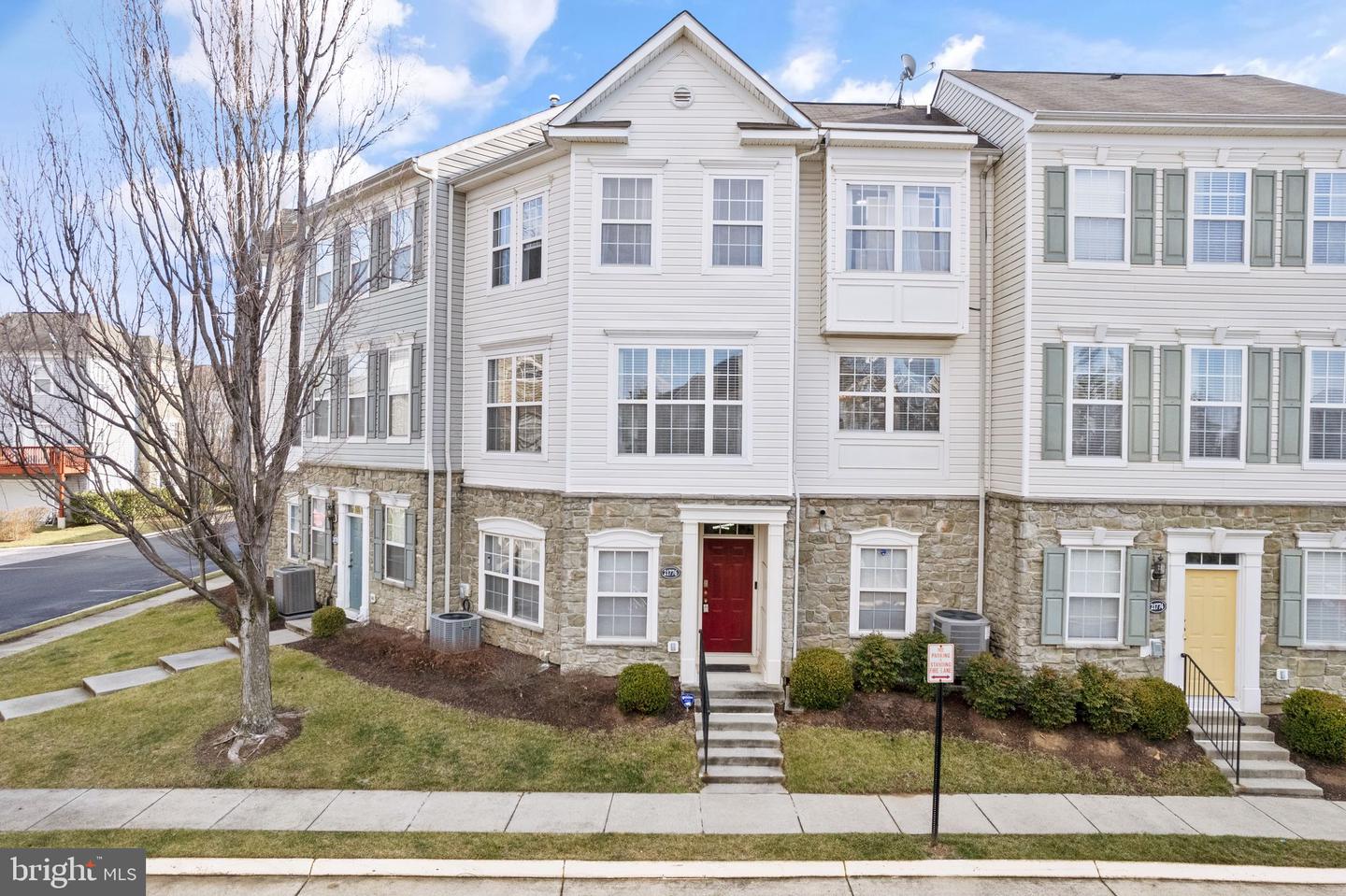 21776 DRAGONS GREEN SQUARE