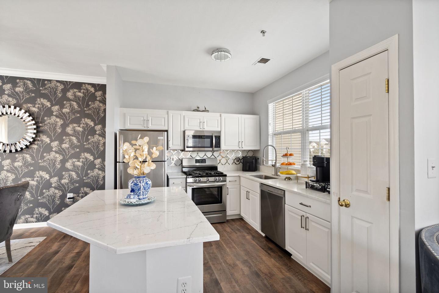 21776 DRAGONS GREEN SQUARE