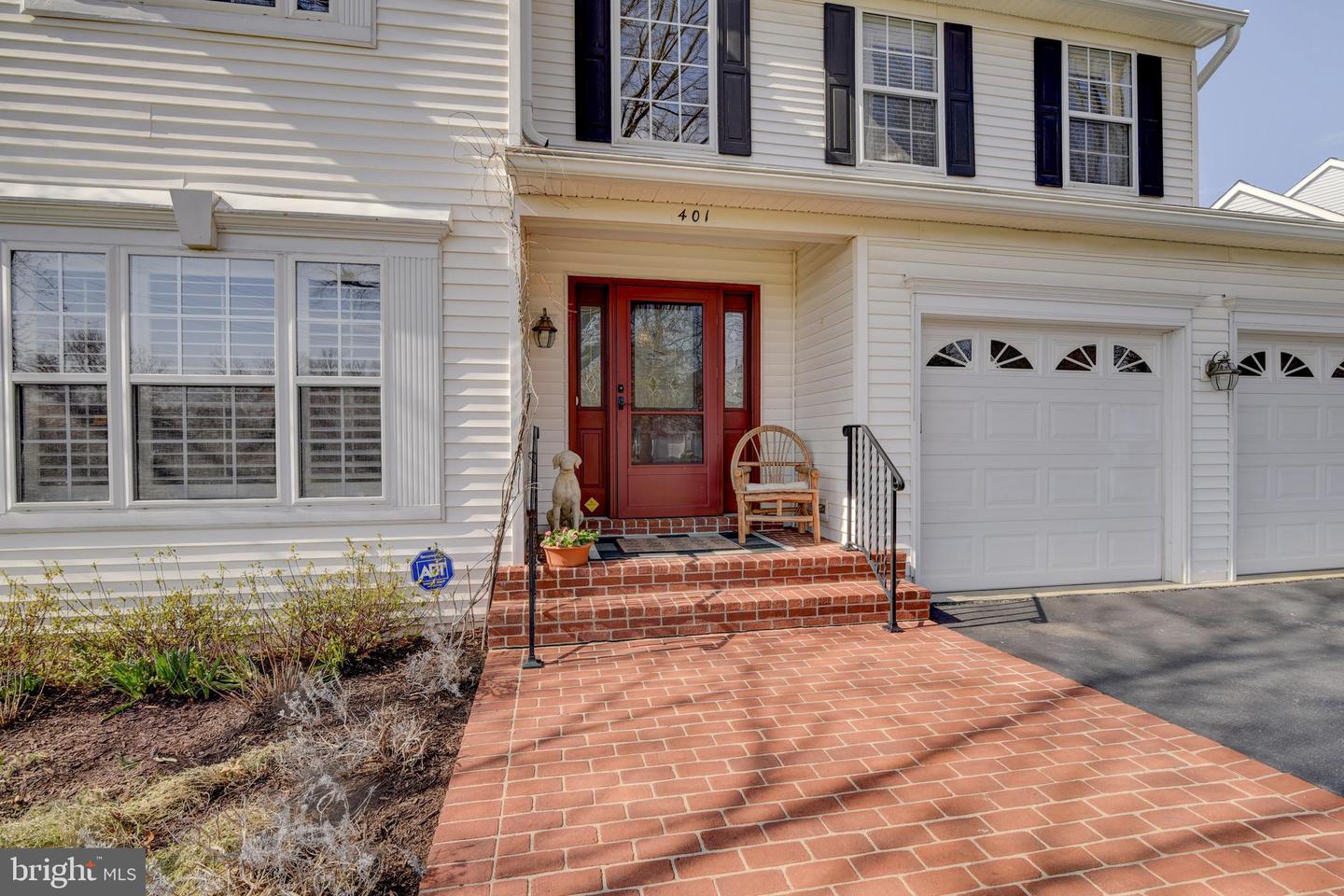 401 GEORGETOWN COURT NE