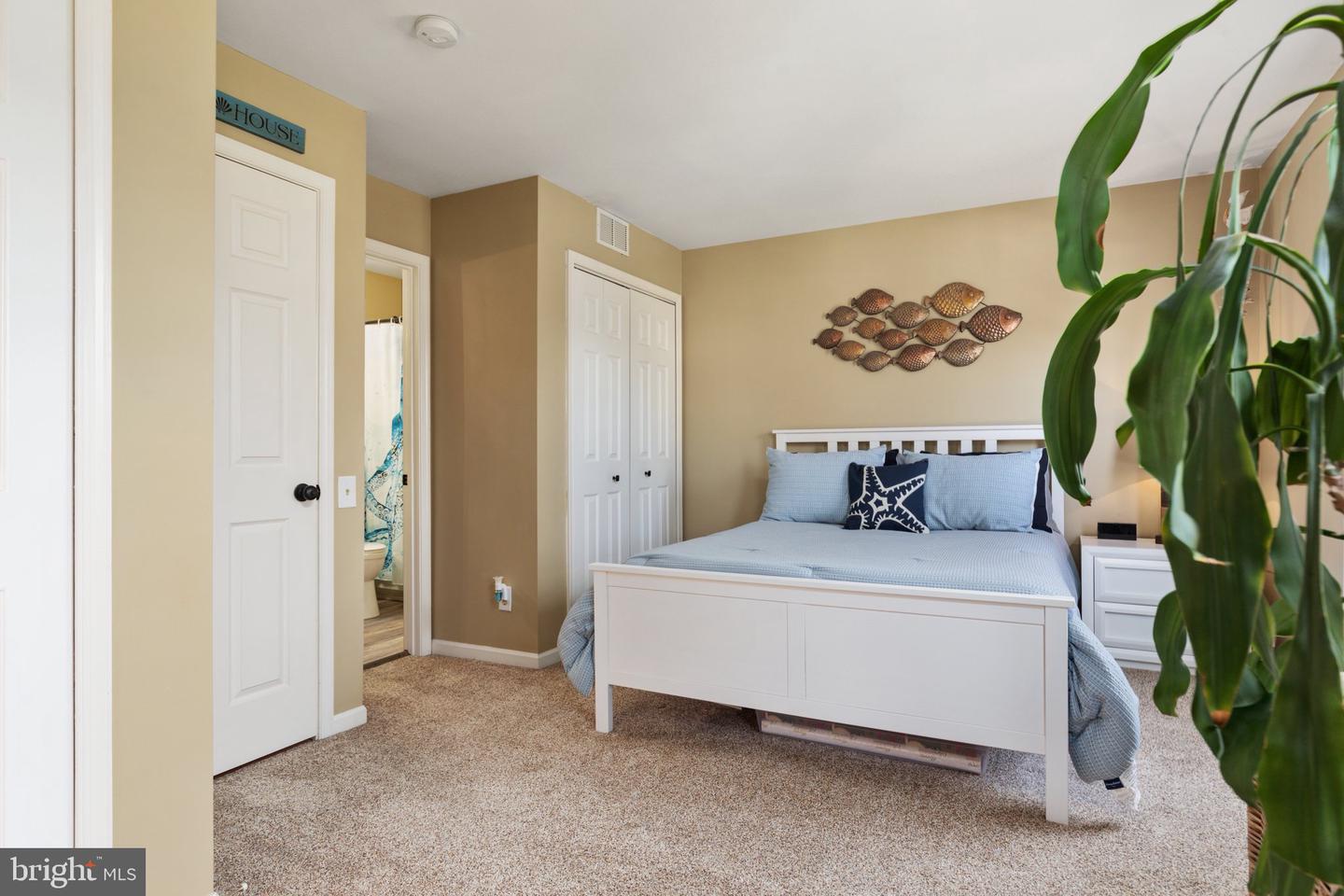 43882 LABURNUM SQUARE