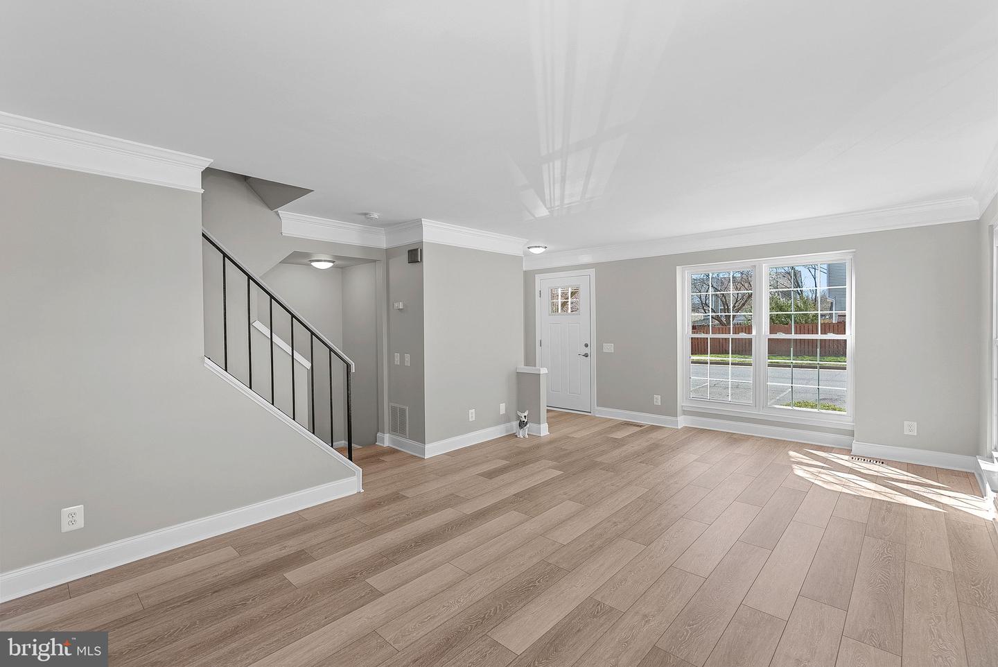 528 CURRANT TERRACE NE