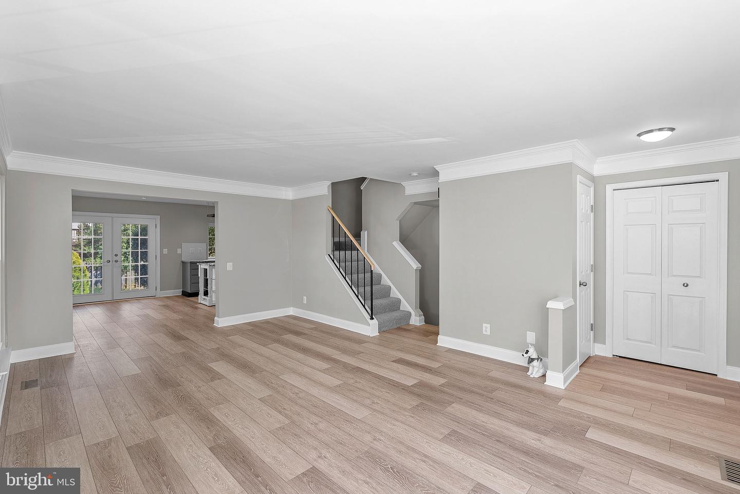 528 CURRANT TERRACE NE