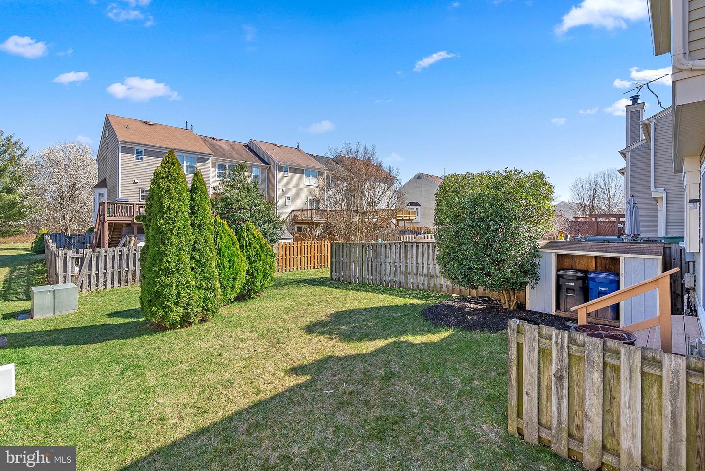 528 CURRANT TERRACE NE