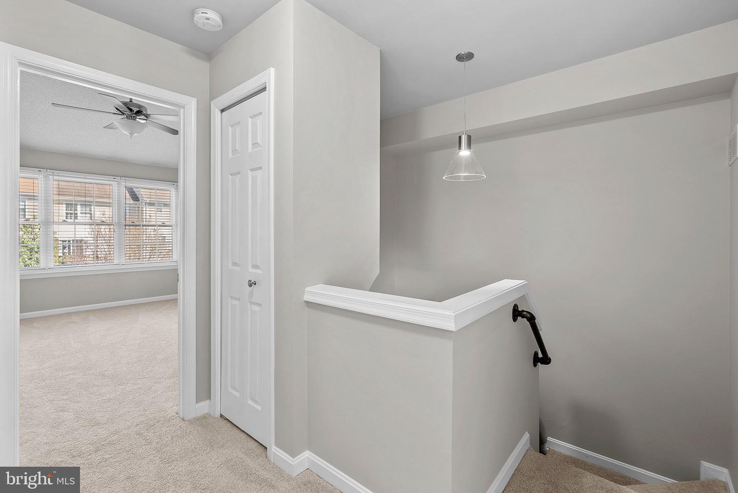 528 CURRANT TERRACE NE
