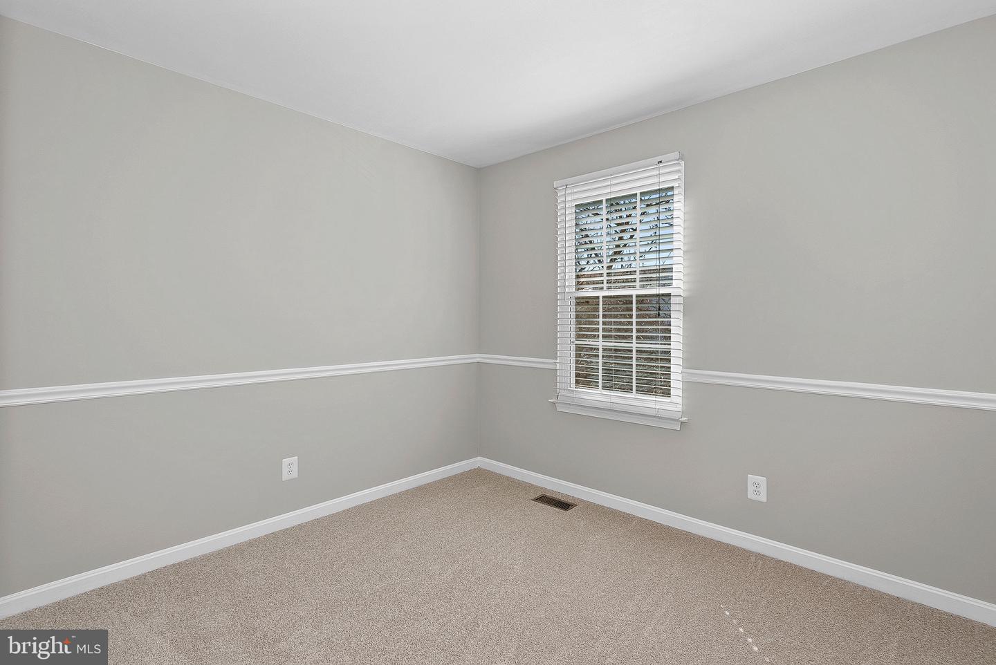 528 CURRANT TERRACE NE