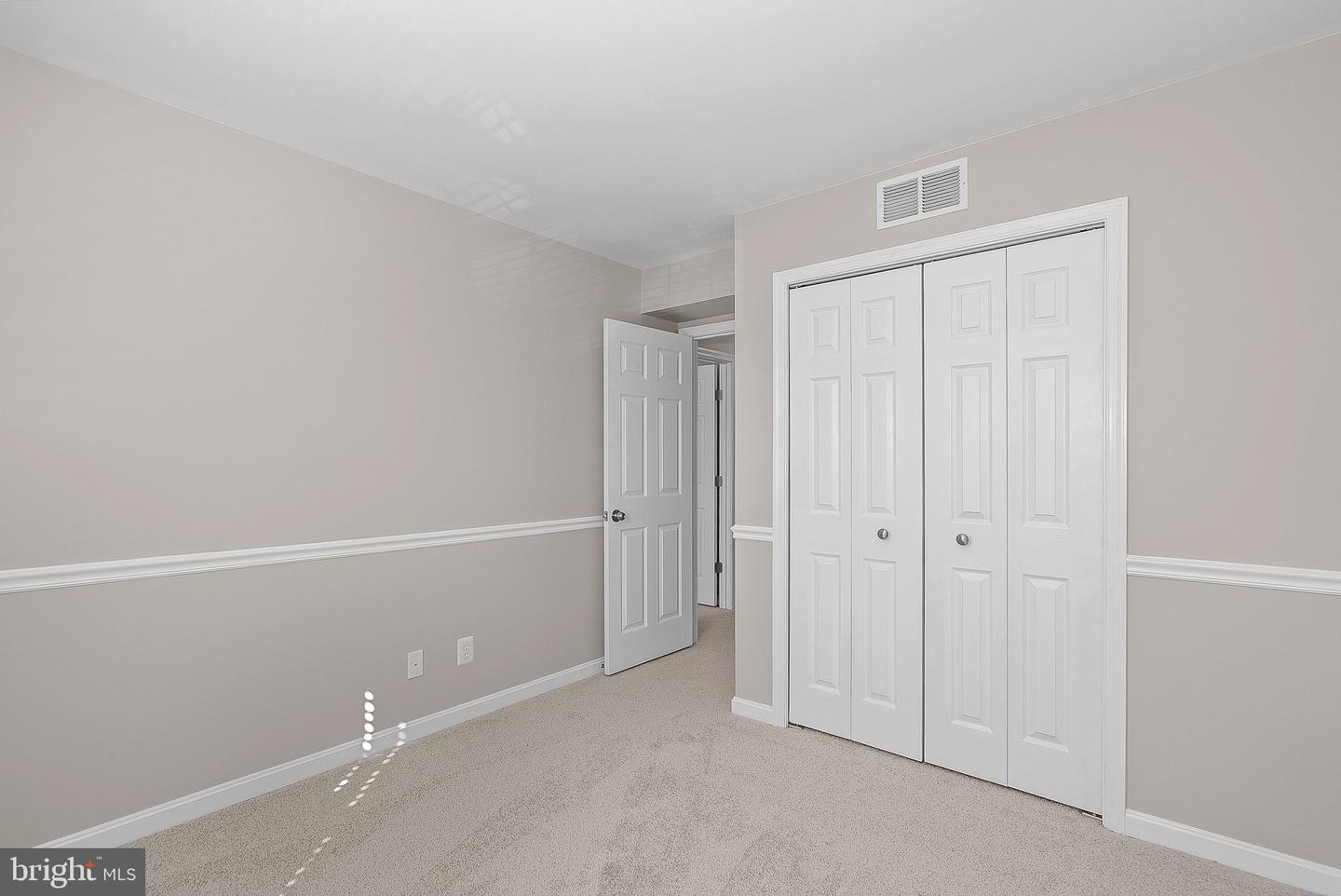 528 CURRANT TERRACE NE