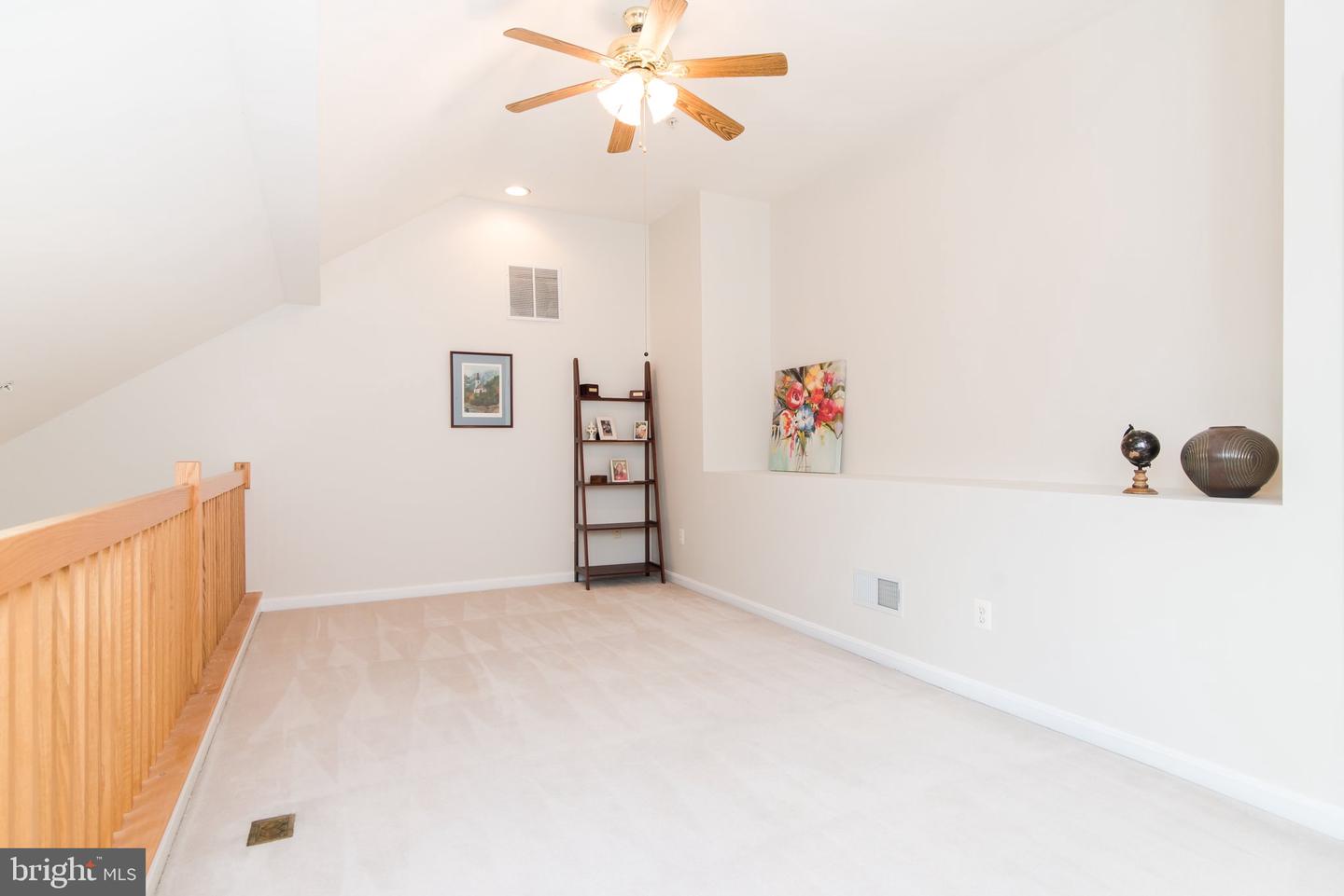25340 LAKE MIST SQUARE Unit: 302