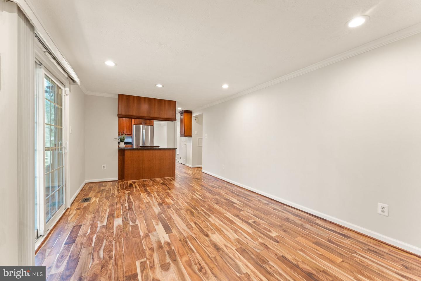 111 GOLD THORN WAY