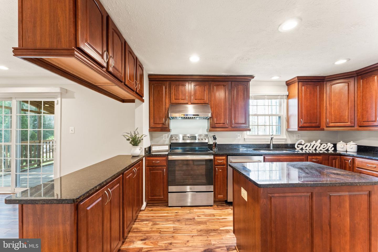 111 GOLD THORN WAY