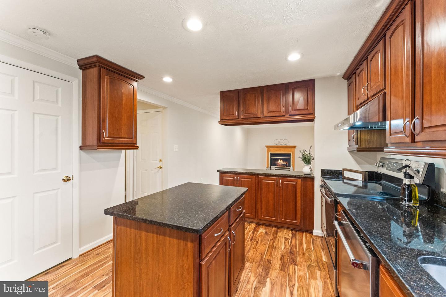 111 GOLD THORN WAY