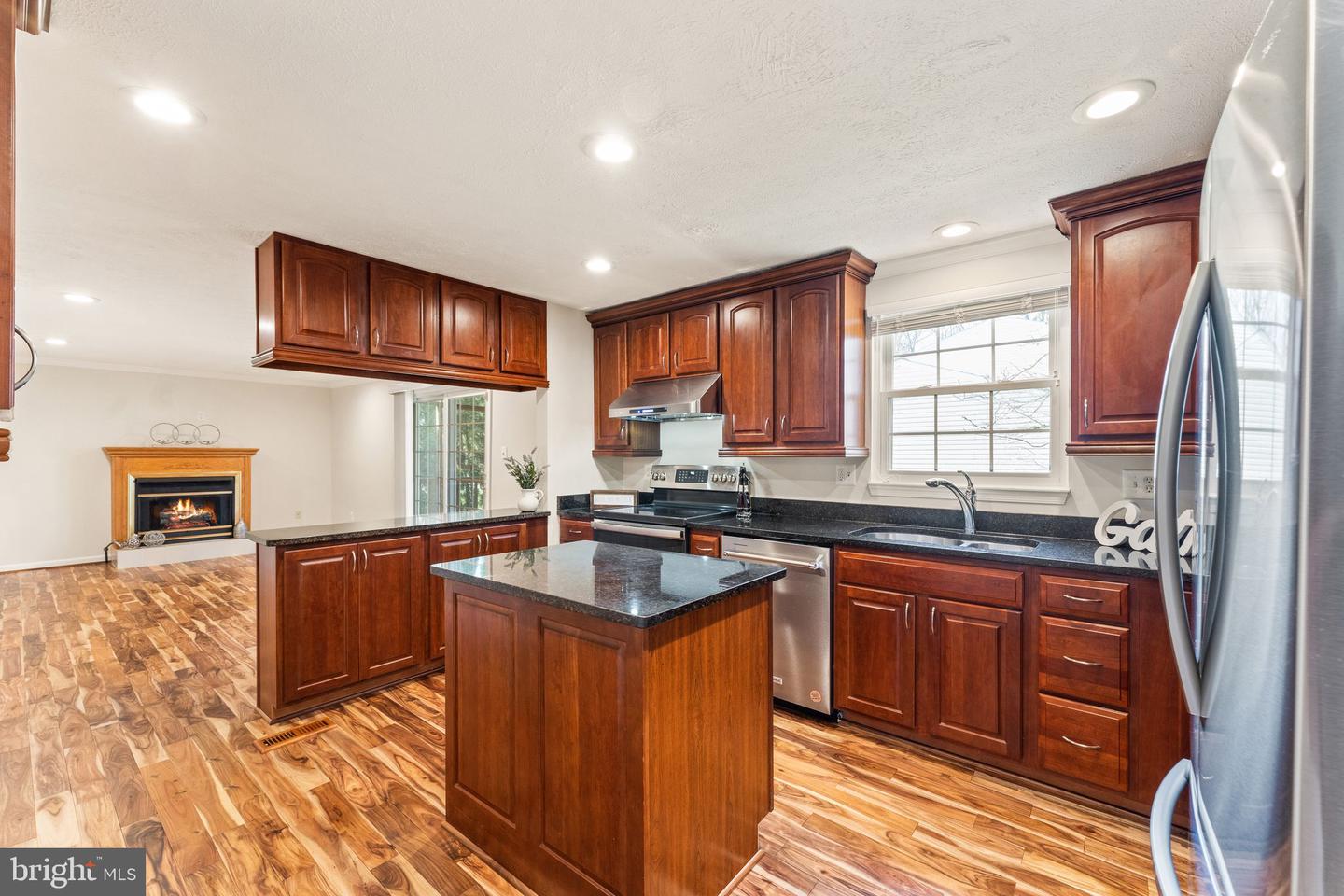 111 GOLD THORN WAY