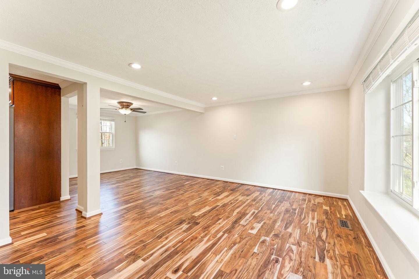 111 GOLD THORN WAY