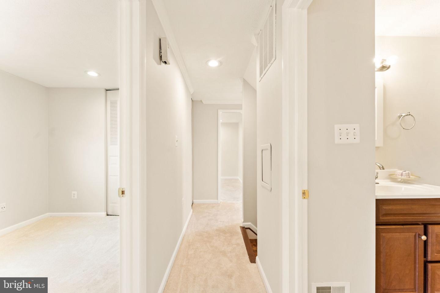 111 GOLD THORN WAY